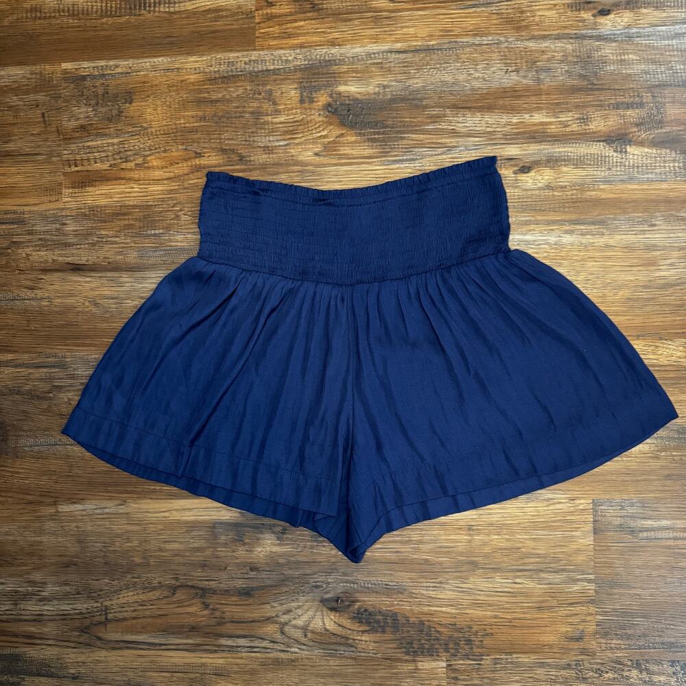 TCEC navy smocked satin shorts size medium EUC 3 in inseam